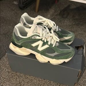 New Balance Green and Cream Sneakers
